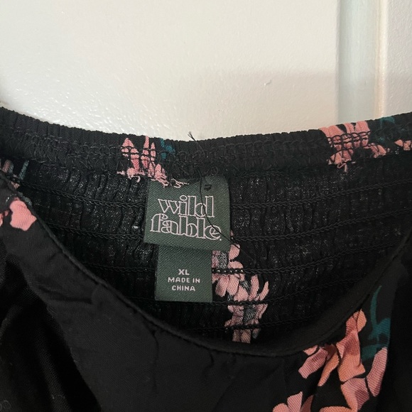 Wild Fable NWT Black Long Sleeve Cropped Floral Tee - Picture 4 of 6